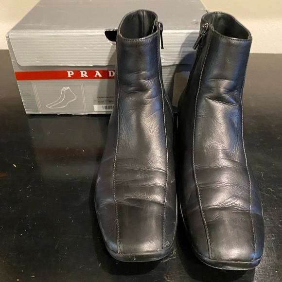 PRADA VINTAGE BOOTIES BLACK LEATHER SIZE-8 PREOWNED! - Picture 2 of 8